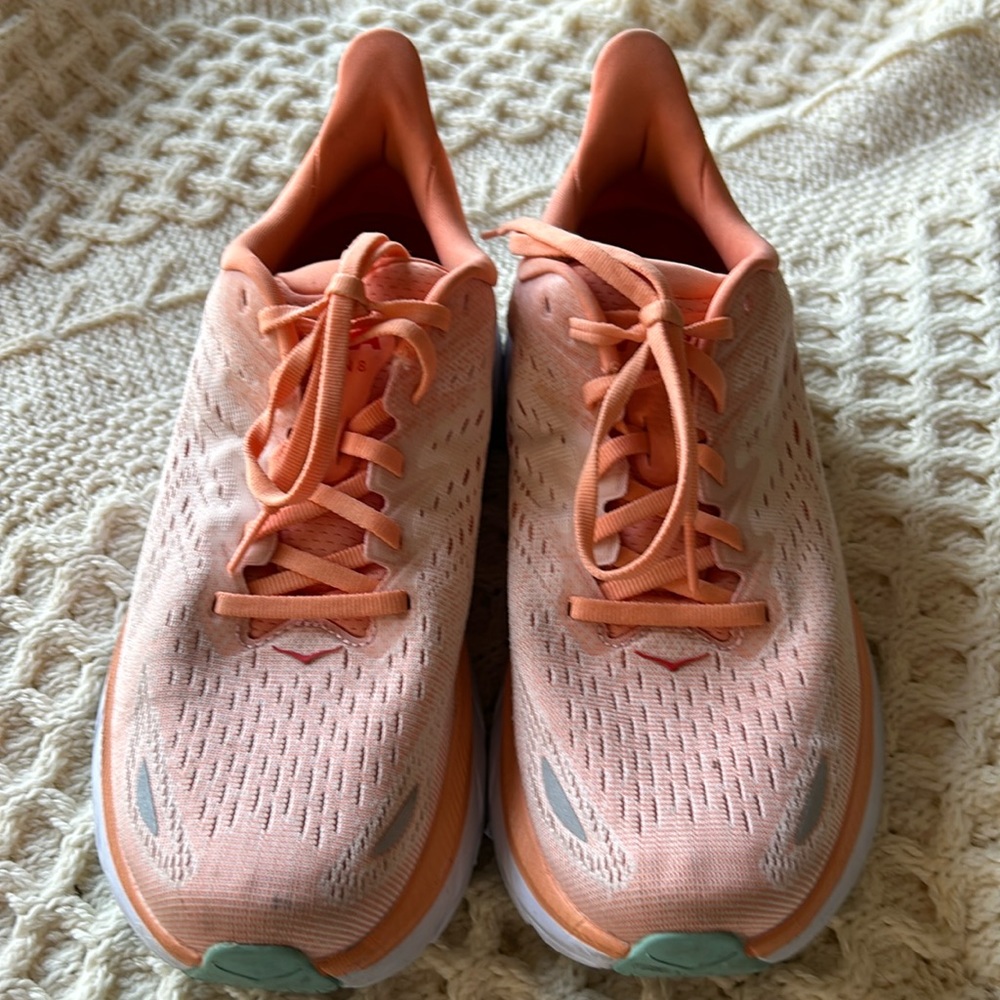 HOKA ONE "Clifton 8" Womens in Melon in EUC